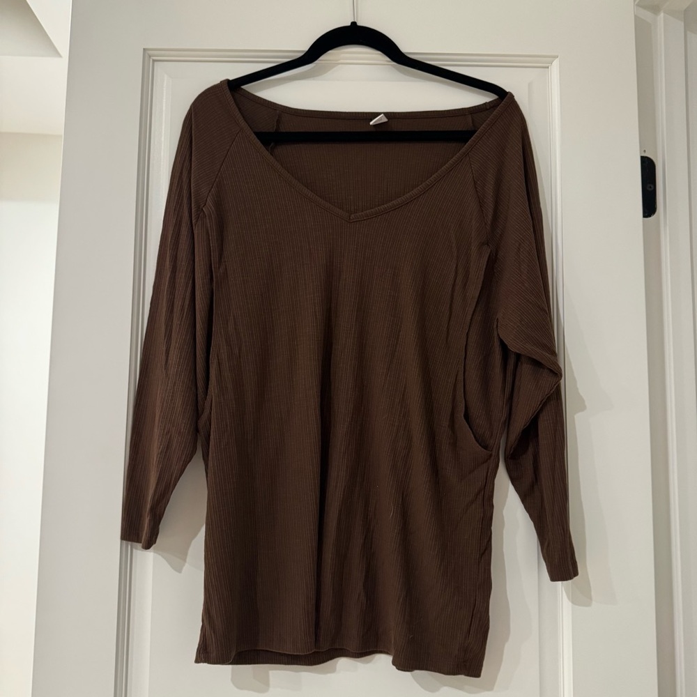 Old Navy Chocolate Long Sleeve V-Neck Tee